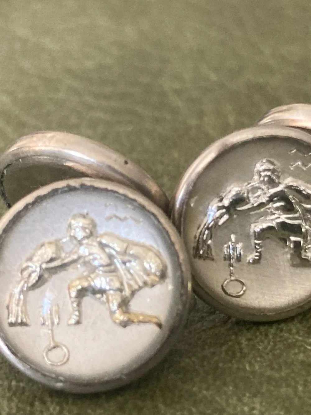 Vintage Aquarius Essex Glass Cufflinks Silver Tone Chain Back Zodiac